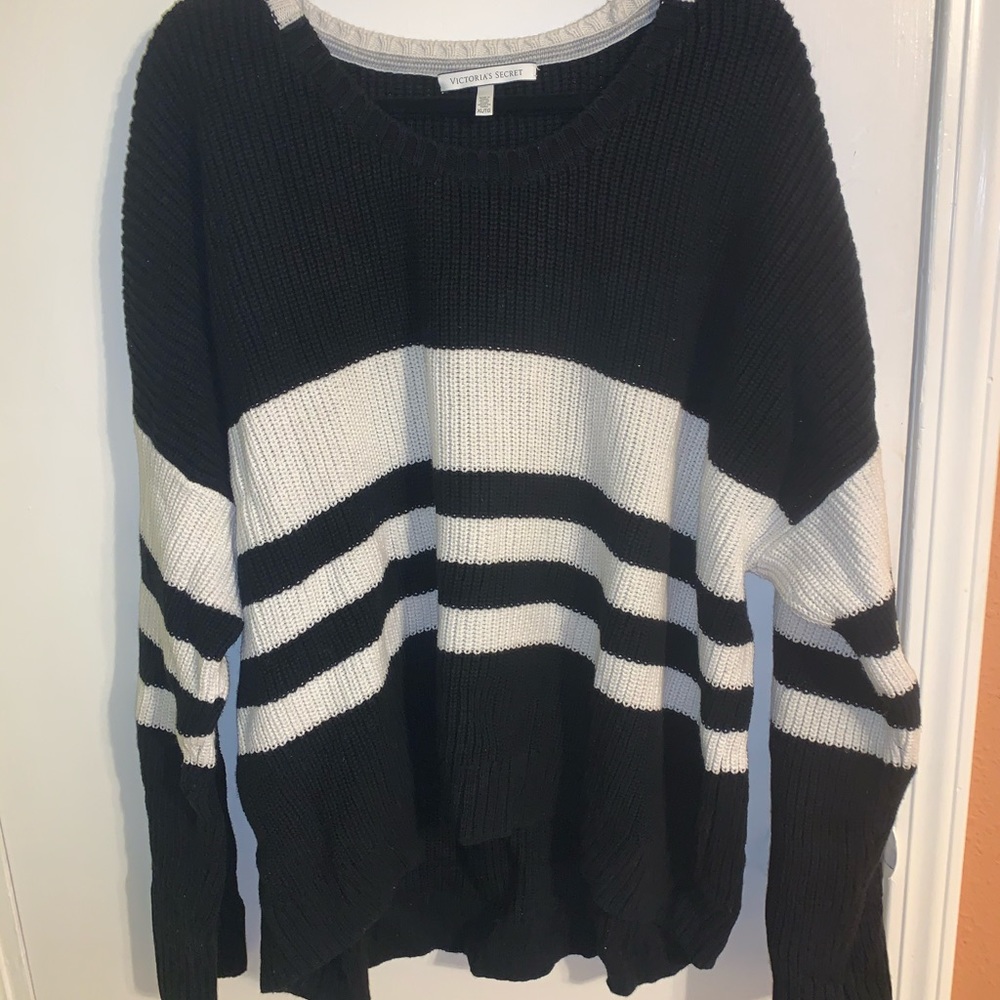 Women’s VICTORIA SECRET KNIT SWEATER